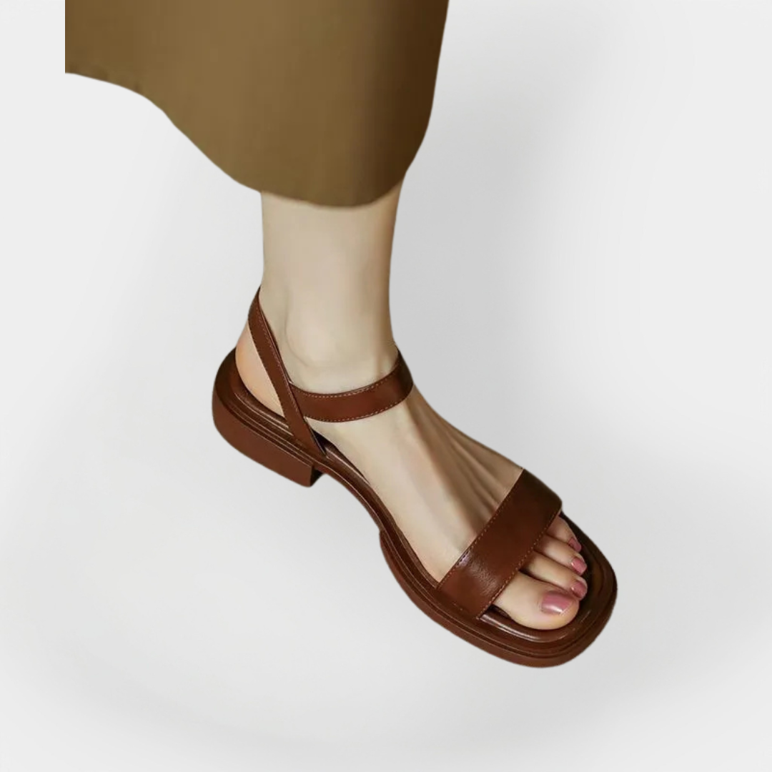 Sandales en cuir à talon bas