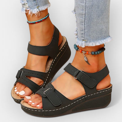Sandale ouverte au design stylé