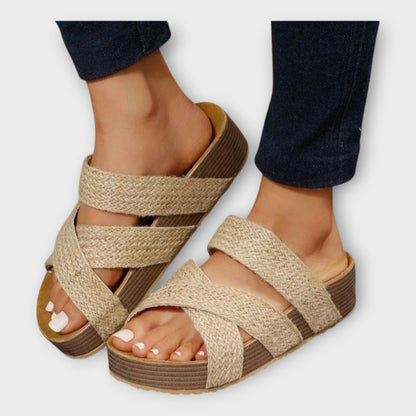 Sandales à Plateforme avec Détails Tressés et Larges Bandes